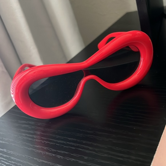 Bright red sunglasses (never worn) - Picture 2 of 5